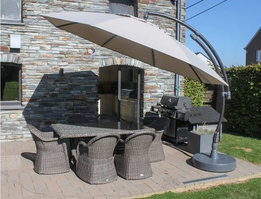 VIGA parasol range, user-friendly and maximum shade