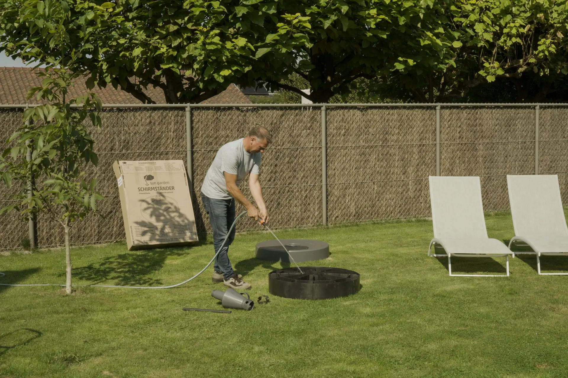 VIGA fill parasol base with water