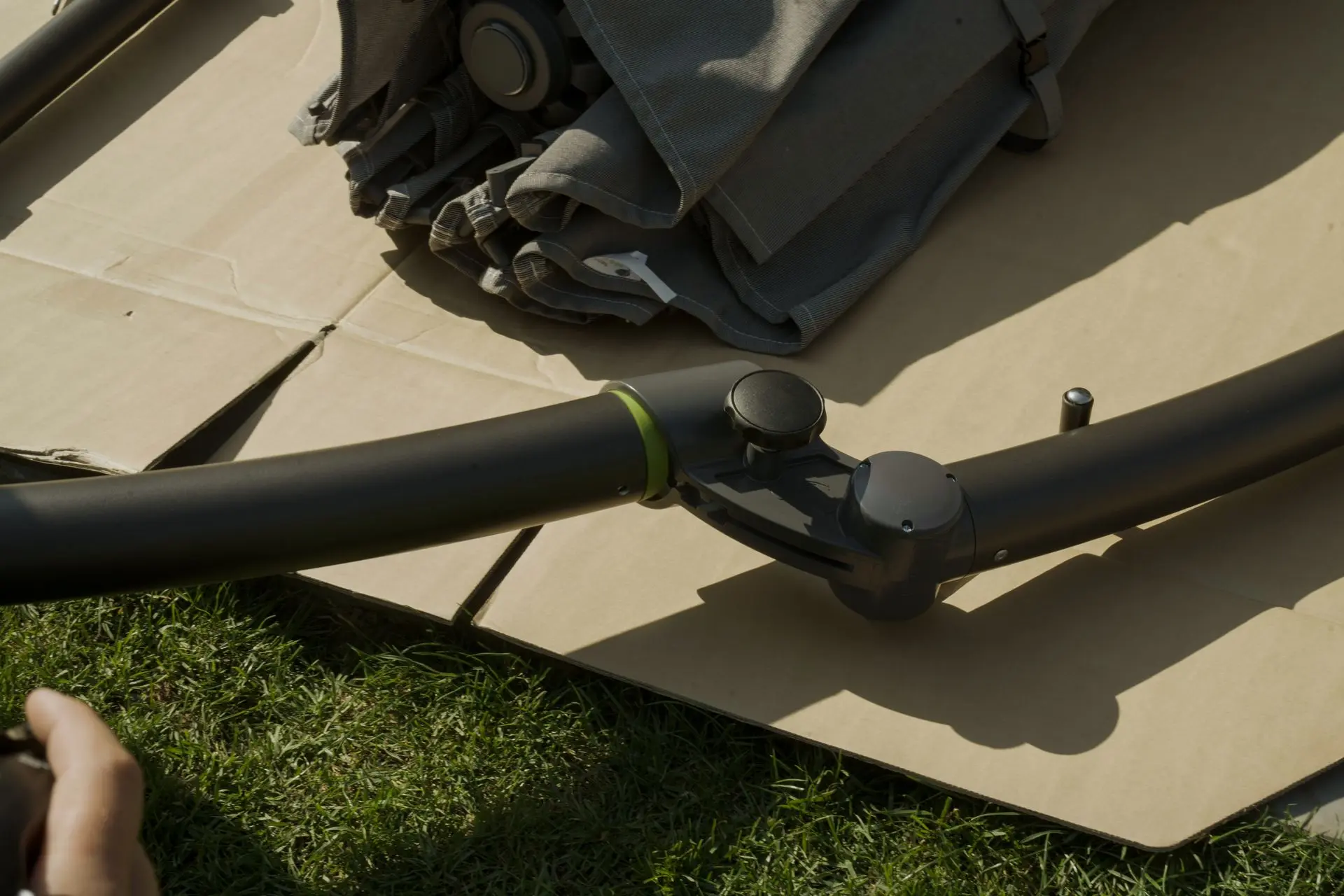Inserting adapter into parasol pole holder